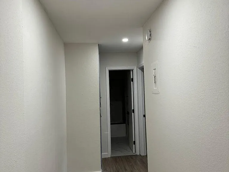 7424 Haskell Ave — Photo 5