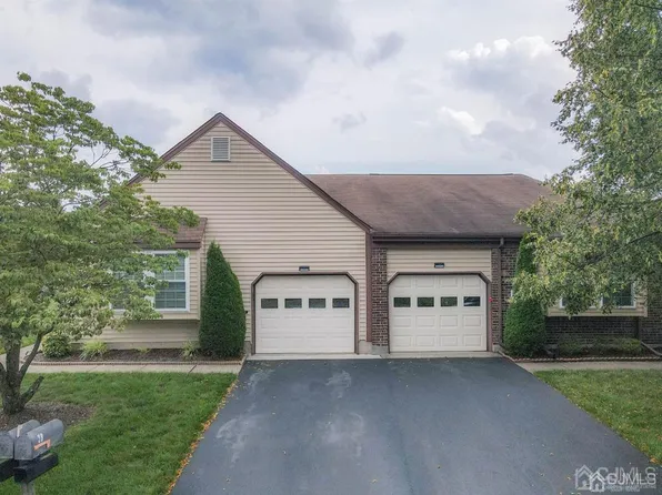 28 A James Buchanan Dr, Monroe Township, NJ 08831