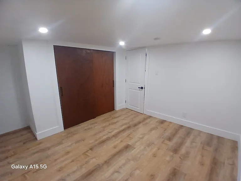 537 E Mayland St — Photo 29