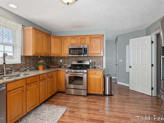 5th image of 2519 Willow Creek Ct