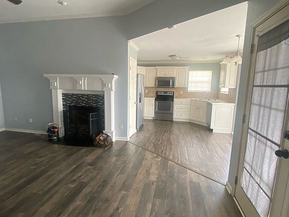 3rd image of 5725 Heritage Heights Dr