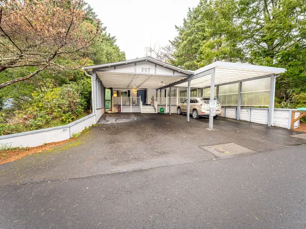 1600 Rhododendron Dr Space 207, Florence, OR 97439