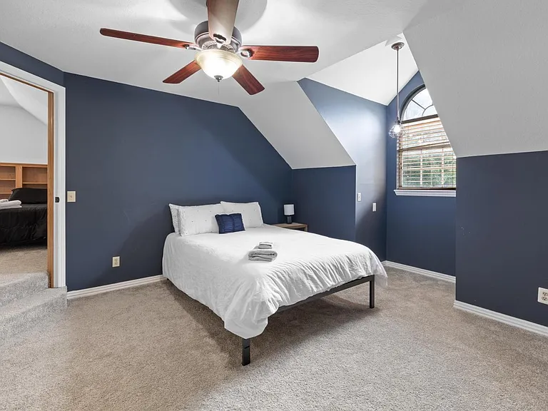 1704 Granada Dr — Photo 16