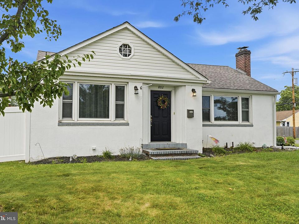 1st image of 802 Fairview Ave