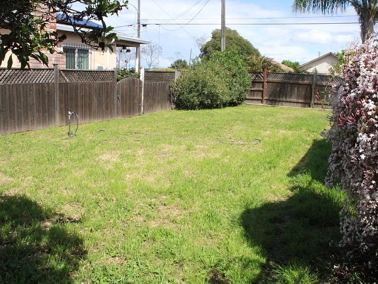 135 Poinsettia Ave — Photo 27