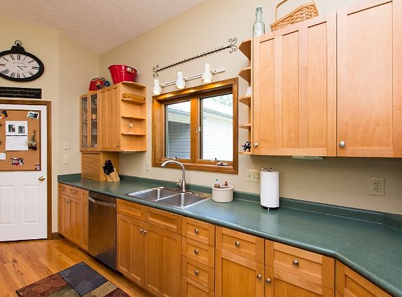 5th image of 402 Wilson Park Dr