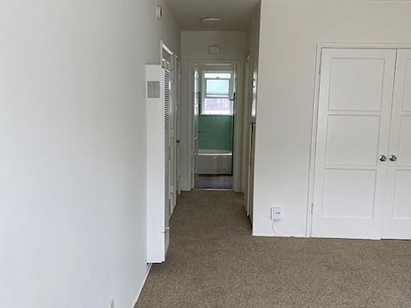4th image of 142-146 S Adams St #142-8