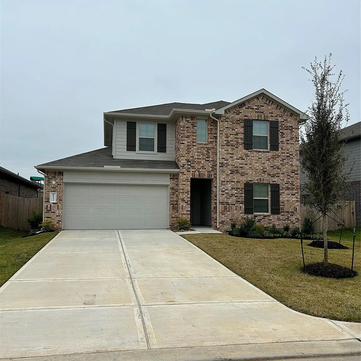 4 bed, 3.0 bath, 2294 sqft, $2,399 — Photo 1