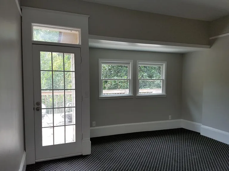 317 4th St NE #C — Photo 24