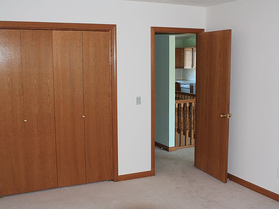 4th image of 1508 Meadow Ln