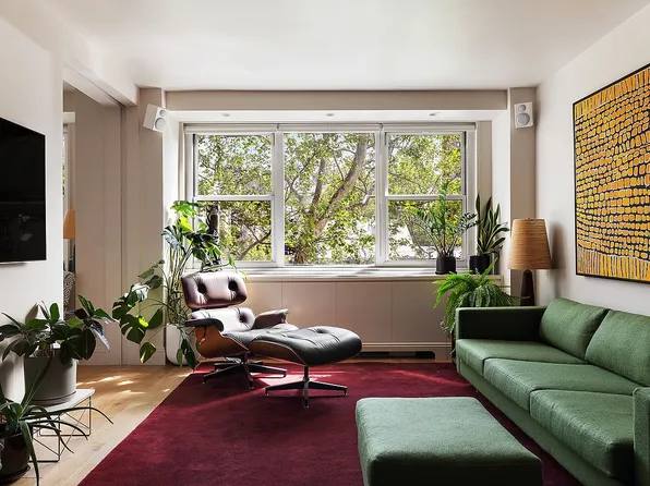 360 W 22nd St APT 5M, New York, NY 10011