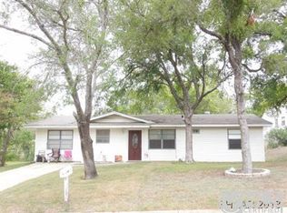 76 Sue Ann Dr, Lampasas, TX 76550