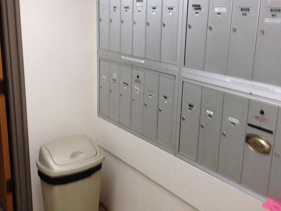 Secure mailboxes
