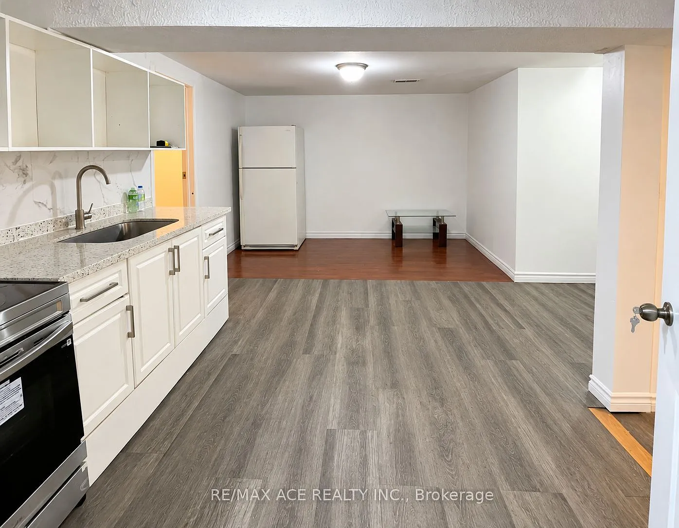 3 bed, $1,650 — Photo 2
