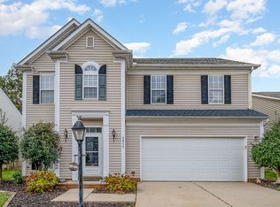5815 Waverly Lynn Ln, Charlotte, NC 28269