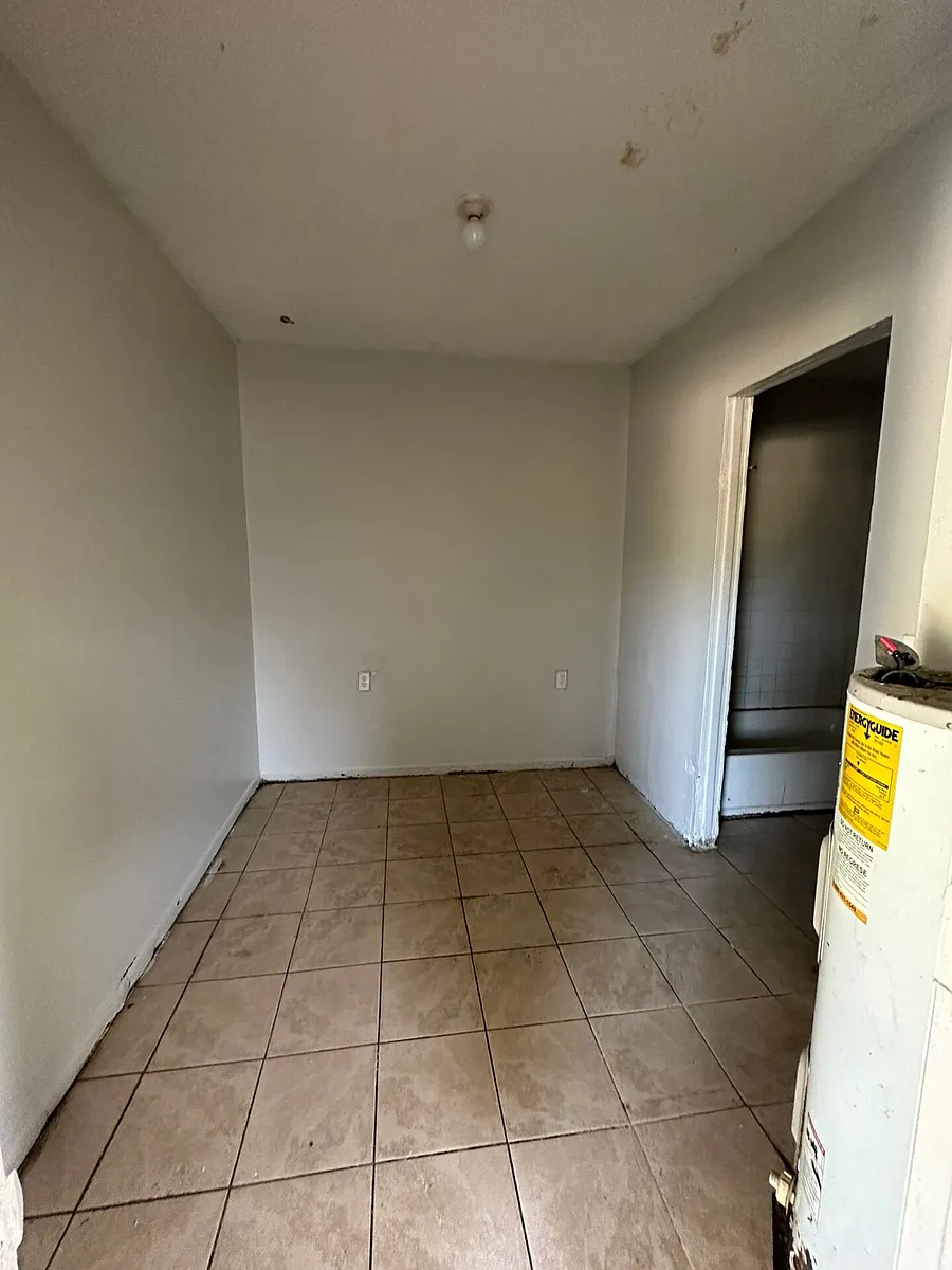 Building Photo - 853 Edith Ave