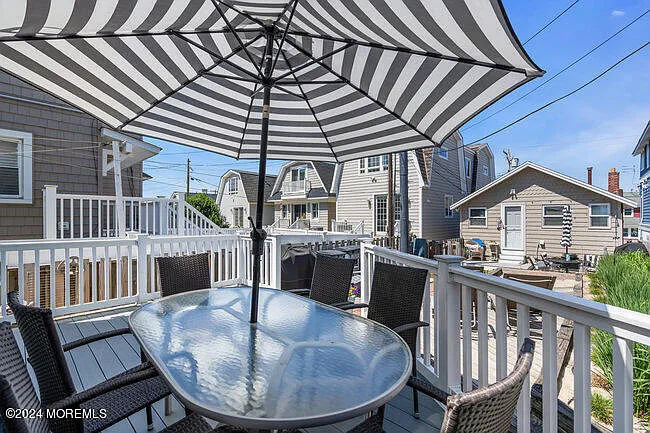 157 Beachfront Front — Photo 10