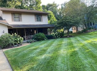 2718 Meadowridge Dr SW, Byron Center, MI 49315