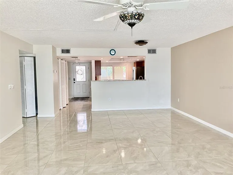 6430 Sun Eagle Ln #203 — Photo 7