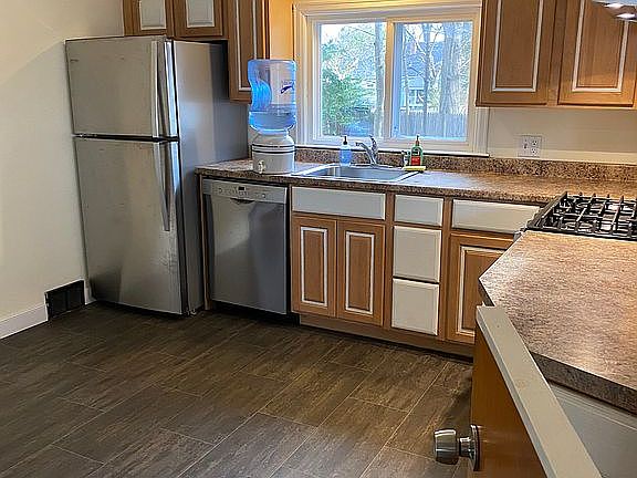 New appliances/flooring