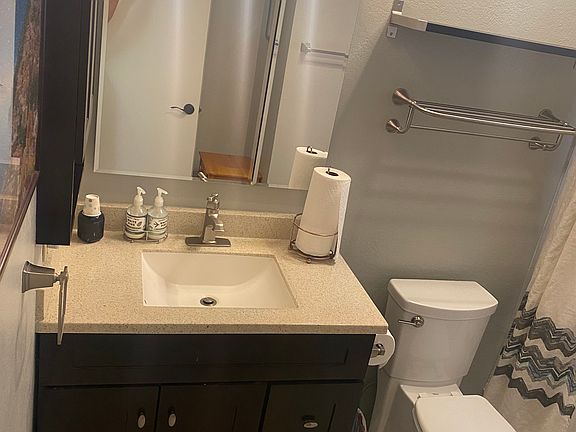 4th image of 2601 W Roveen Ave