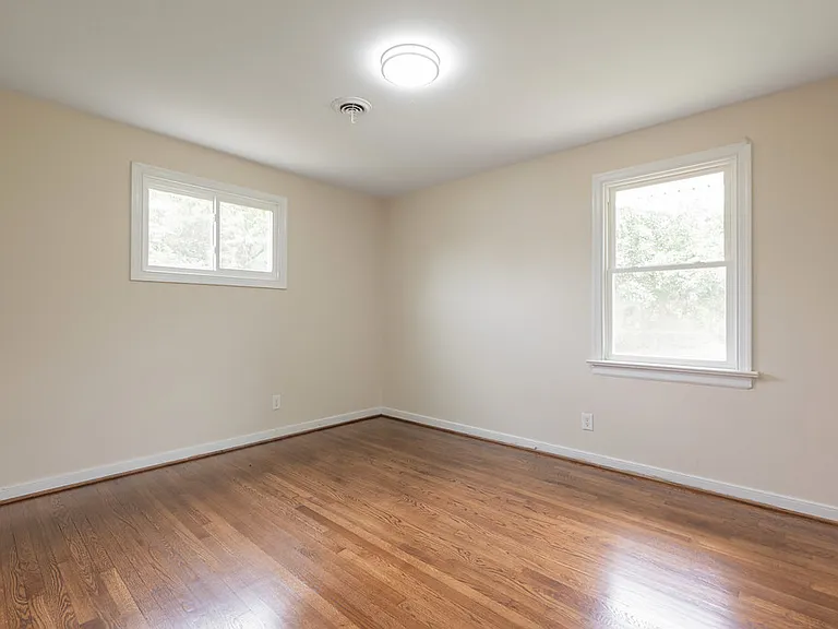 8711 Lakefront Dr — Photo 18