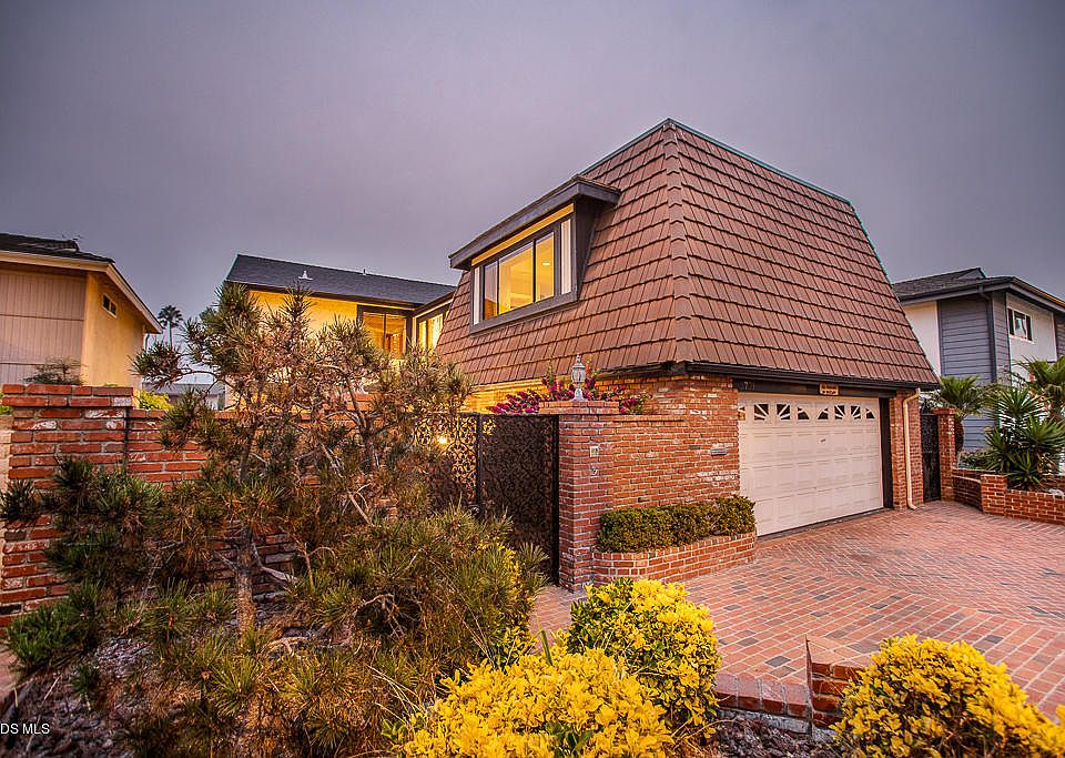 1st image of 2771 Surfrider Ave