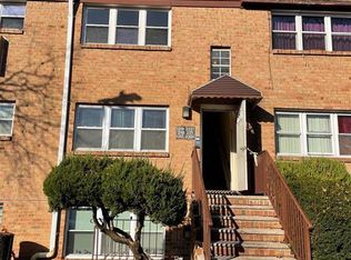 219 College Dr, Edison, NJ 08817