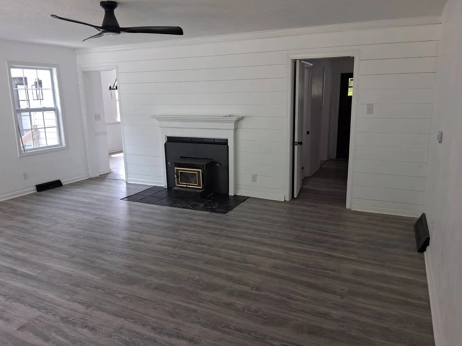 4 bed, 2300 sqft, $2,100 — Photo 4
