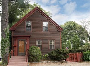 17 Linden St, Marblehead, MA 01945