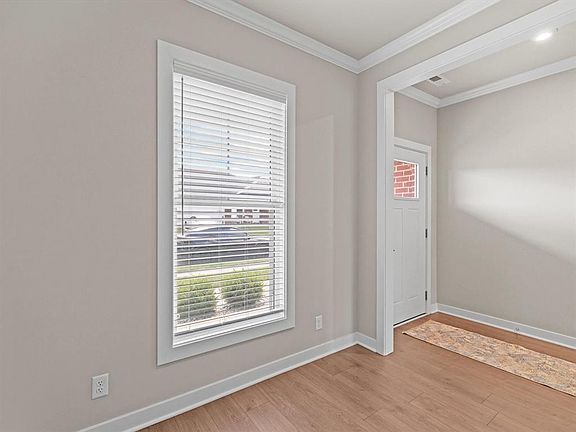 4th image of 2558 Watson Cir