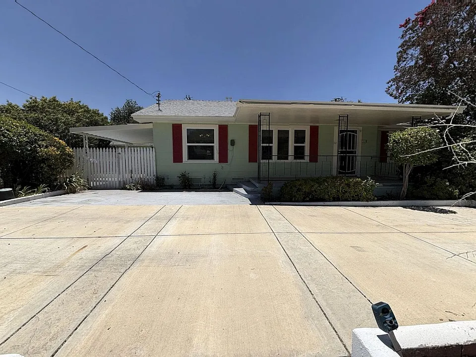 1320 E Colton Ave