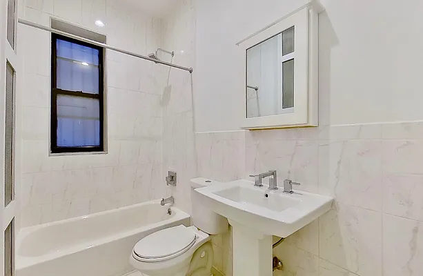 Rented by Reyes & Elsamad Real Estate Group | media 6