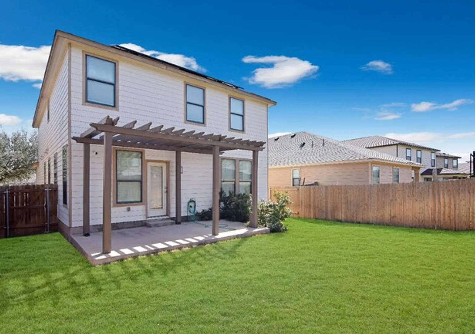 Spacious & Versatile Home in Village of Sage Meadows! — Photo 2