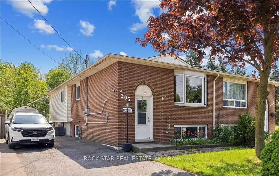 3 bed, $2,100 — Photo 1