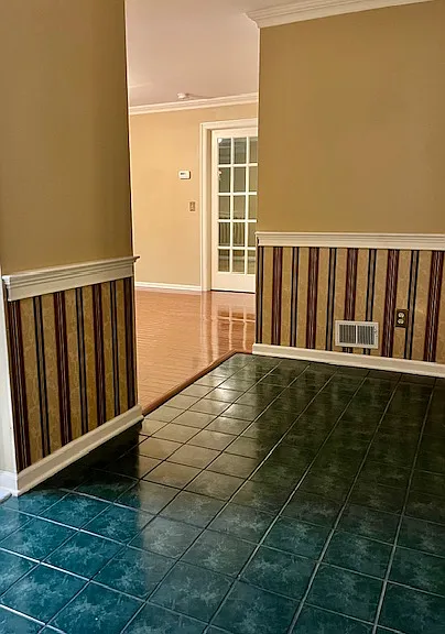 151 Indian Hollow Ct #151 — Photo 2