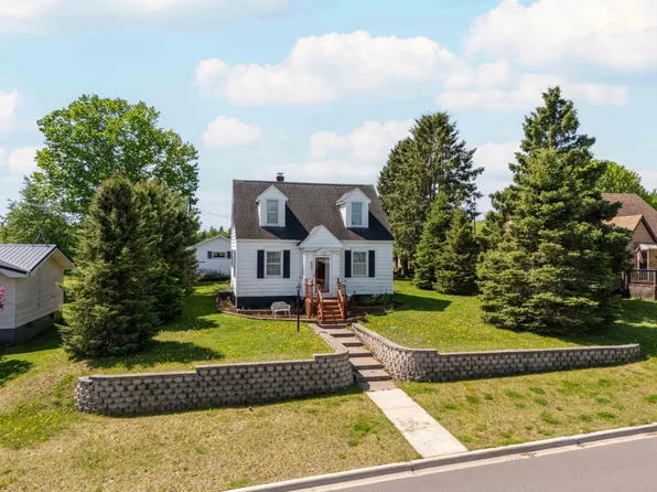 221 W Division St, Iron River, MI 49935