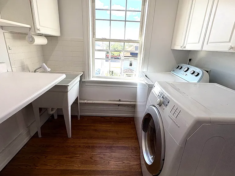 2nd Fl - Laundry Room