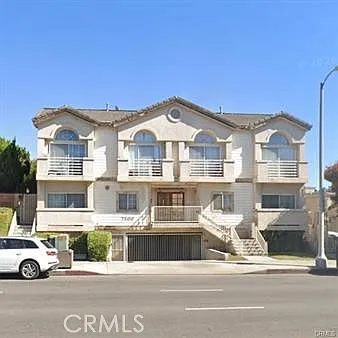 7900 Woodman Ave #105 — Photo 1