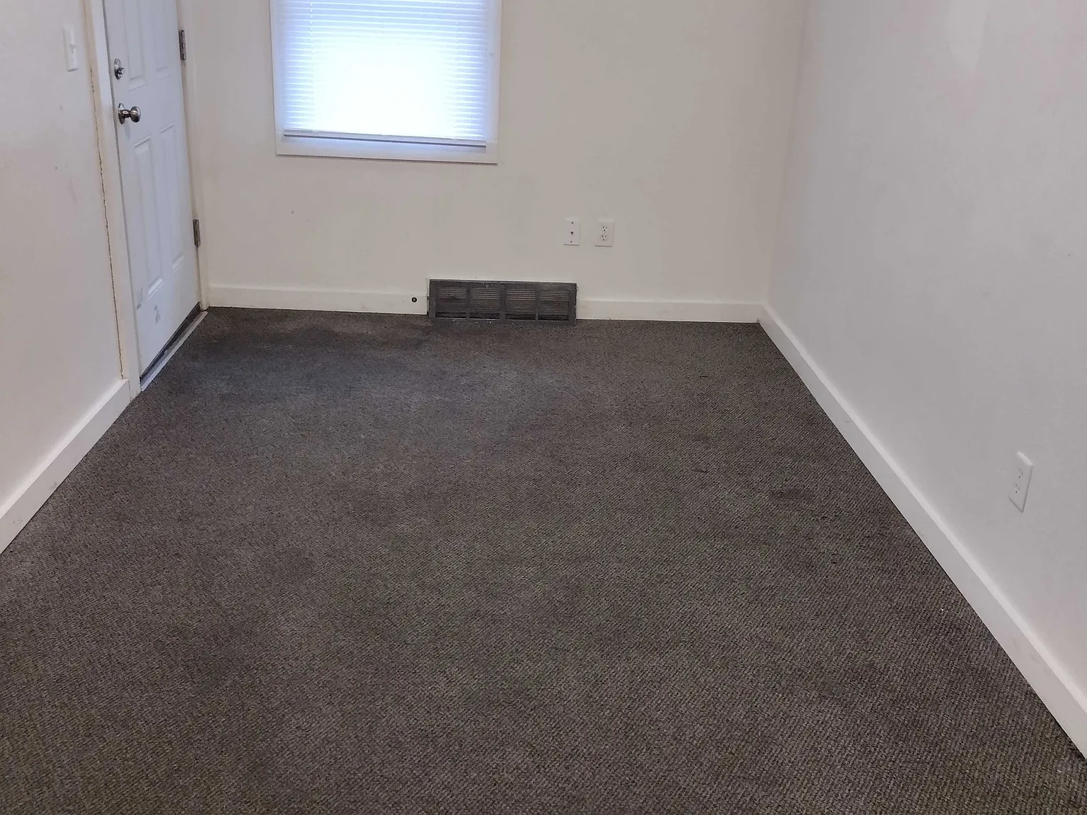 811 North Duluth Avenue — Photo 3