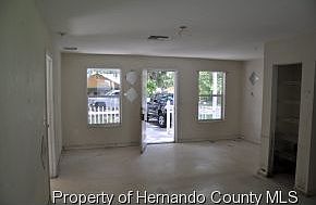5th image of 820 Stubbs St