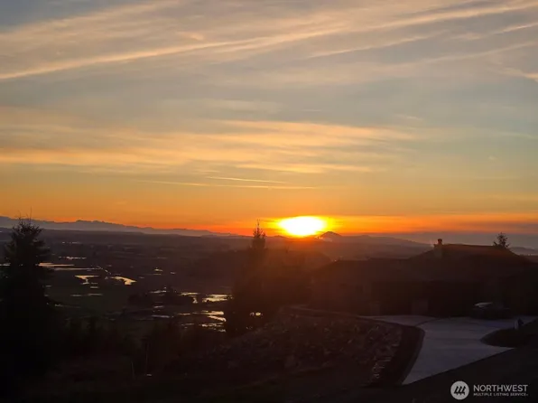 4 Avalon Heights Way, Sedro Woolley, WA 98284