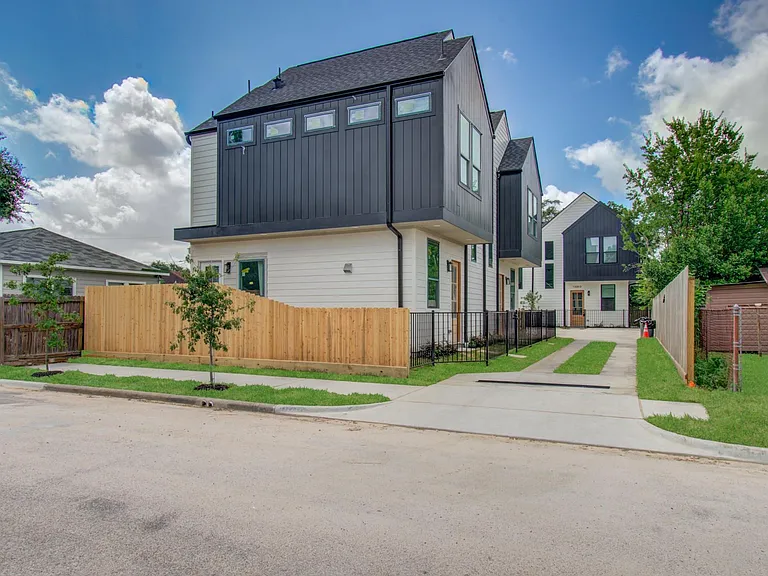 1308 Tarley St #D — Photo 1