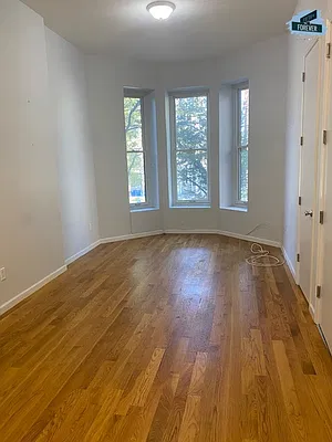 Rented by Fifth & Forever LLC | media 70