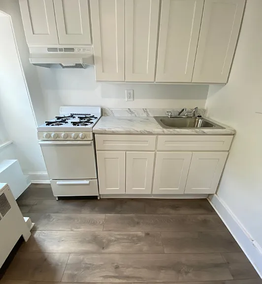 906 S 47th St #3F — Photo 7