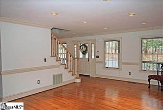 4th image of 405 Rivercrest Dr