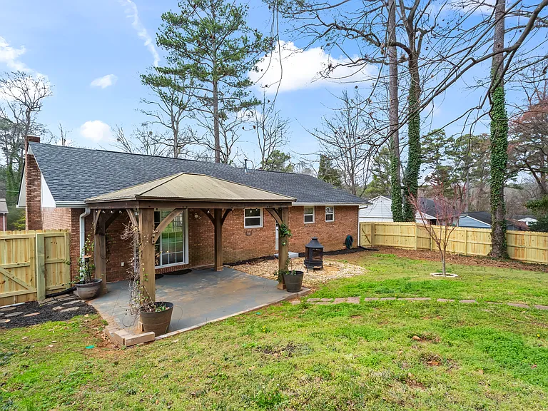 2465 Spring Dr SE — Photo 39