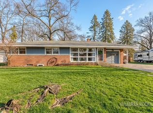 3532 E Manitou Cir, Norton Shores, MI
