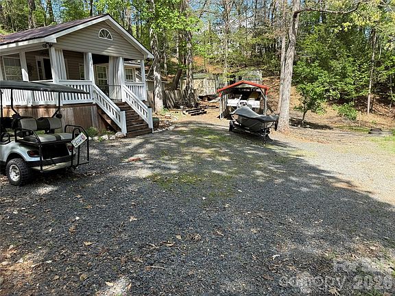 3rd image of 113/115 Indian Harbor Cir