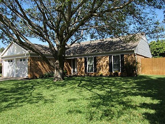 2nd image of 3818 Willow Ct